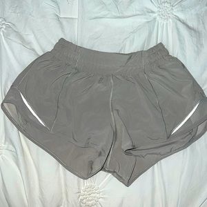 Lululemon Hotty hot 2.5 low rise